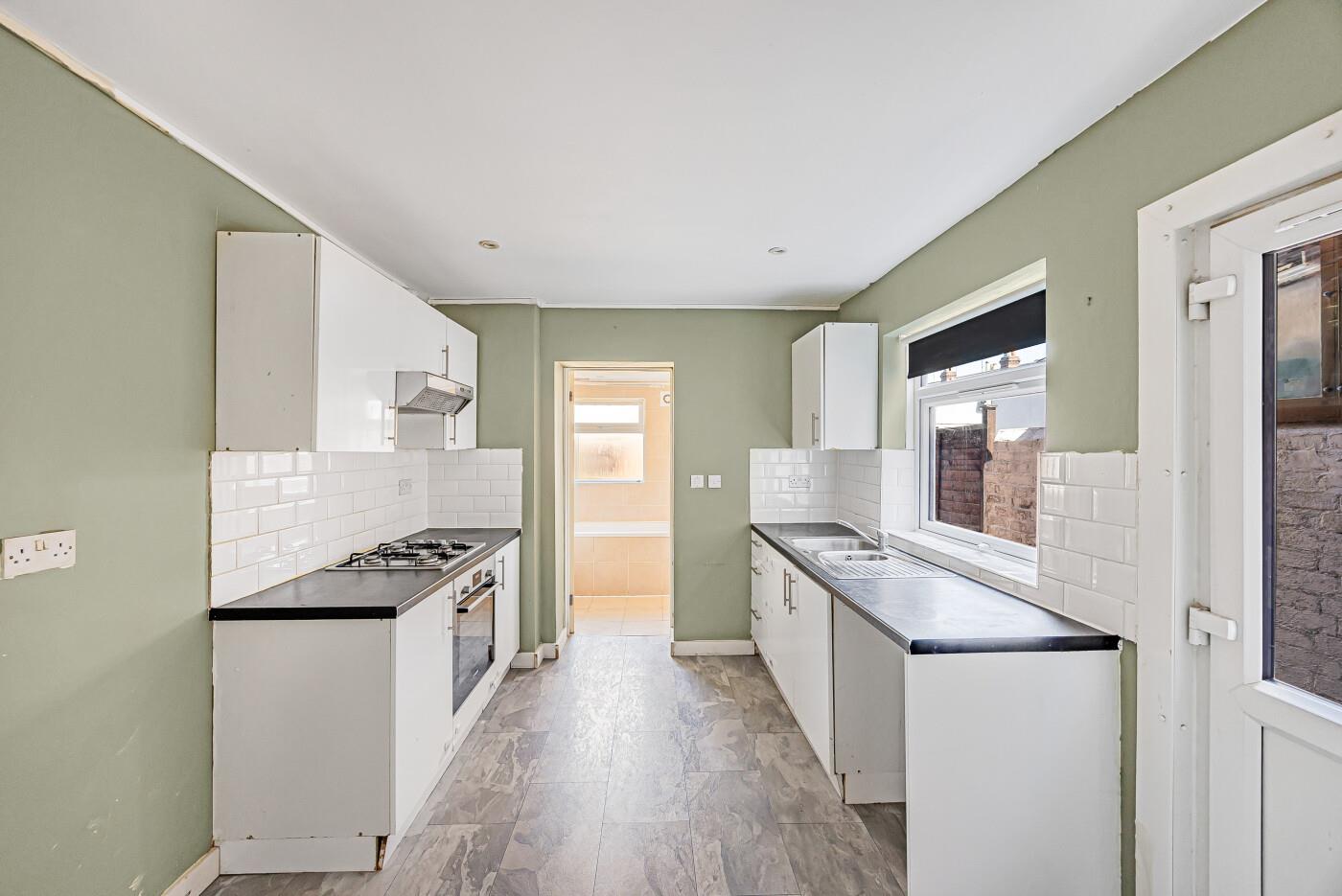 3 bed property in Prince Of Wales Avenue, Reading
